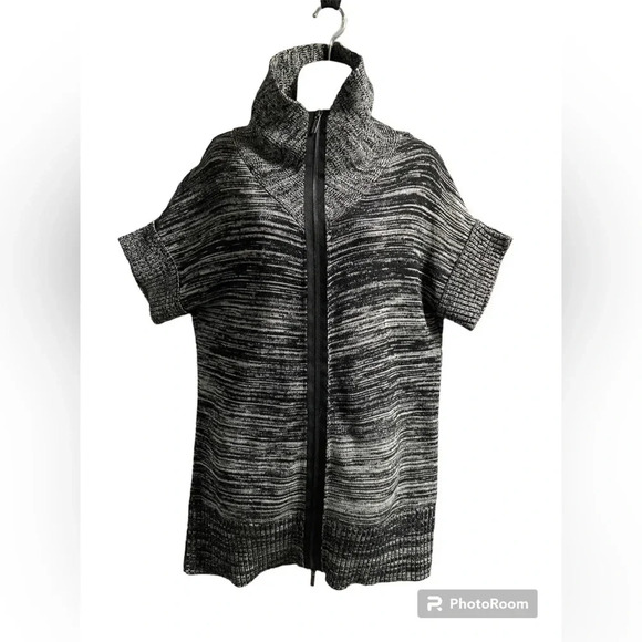 Kenneth  Cole Black/ White Short sleeve cotton knit zipper cardigan Sz S - Picture 1 of 15